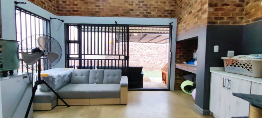 3 Bedroom Property for Sale in Van Der Hoff Park North West